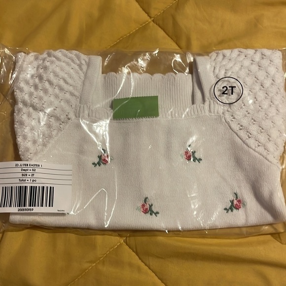 EMBROIDERED FLORAL SWEATER TOP - Picture 3 of 3